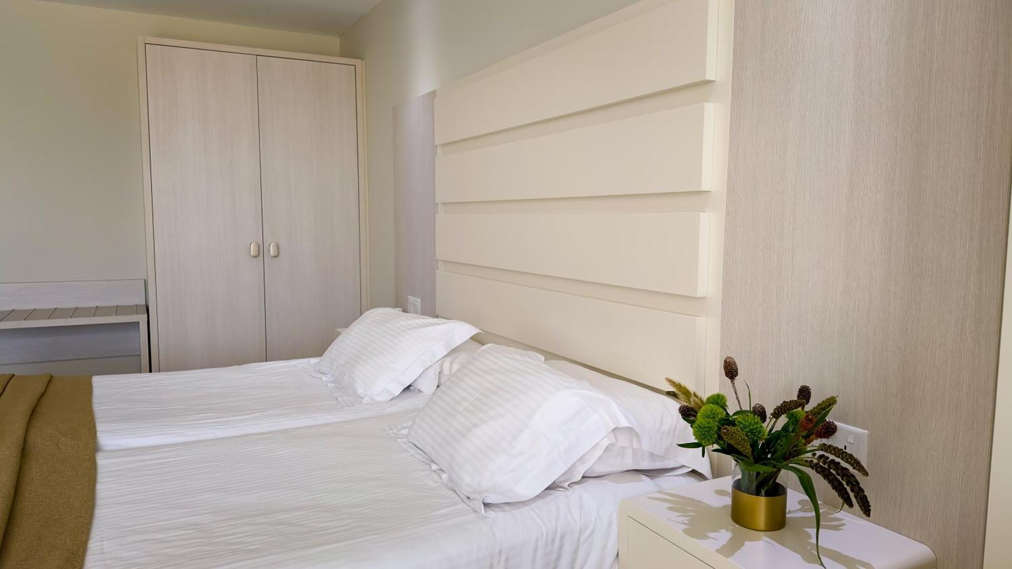 Tasia Maris Beach Hotel - Adults Only Ayía Nápa Extérieur photo